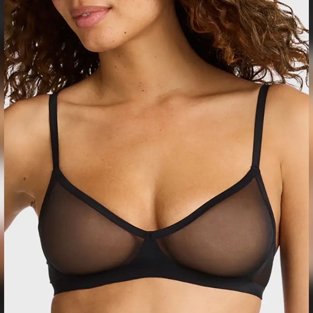 COMMANDO INVISIBLE LIFT BRALETTE IN BLACK /SZ:MEDIUM